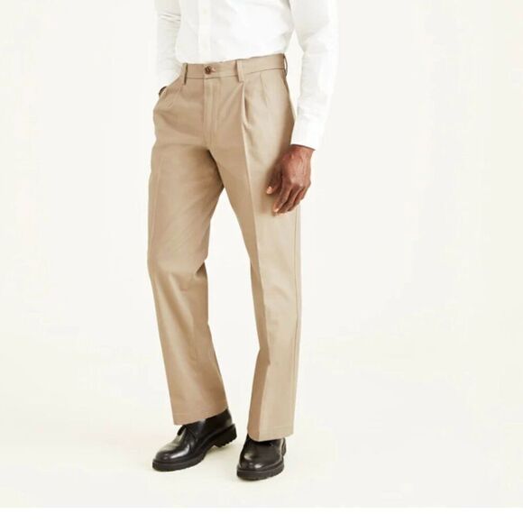 Dockers Classic Signature Khaki Pleated Pants size 34/36 NWT - Picture 1 of 13